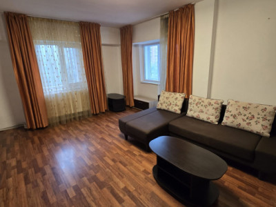 Apartament spatios zona 9 mai