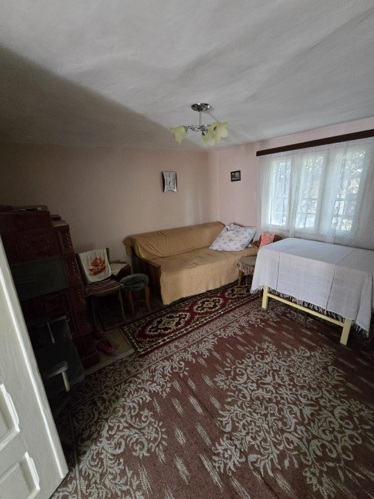 Casa batraneasca cu 1000 mp teren Letea