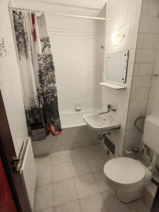 Apartament 2 camere, Ura