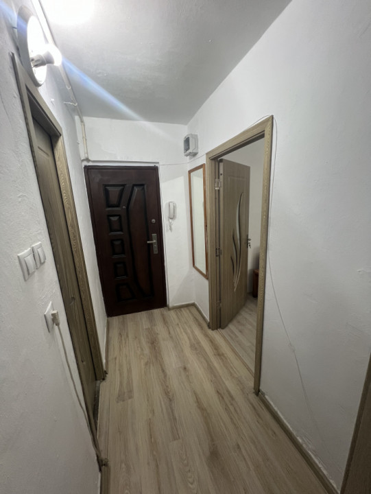 Garsonieră decomandată, Centru
