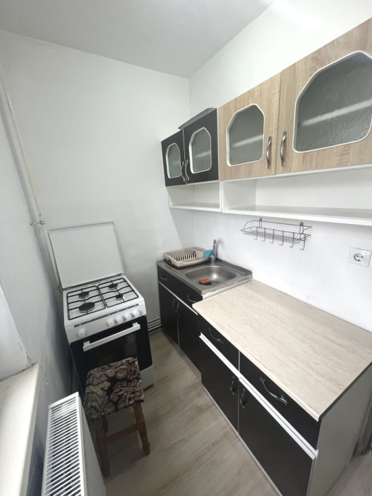 Garsonieră decomandată, Centru