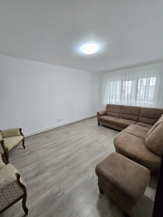 Apartament 3 camere  Piata Sud
