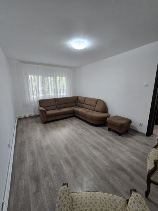Apartament 3 camere  Piata Sud