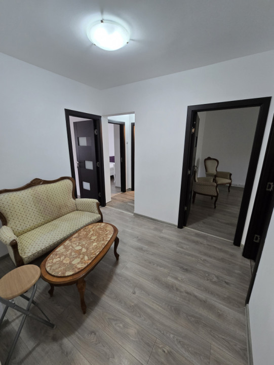 Apartament 3 camere  Piata Sud