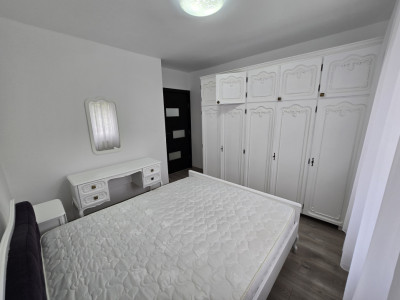 Apartament 3 camere  Piata Sud