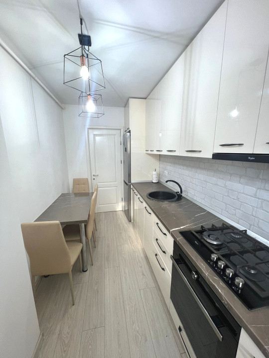 Apartament 3 camere, Bloc Nou, Central