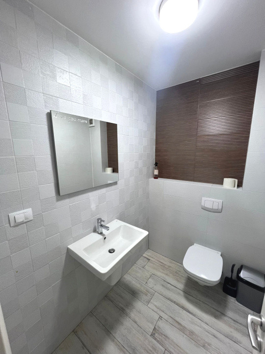 Apartament 3 camere, Bloc Nou, Central