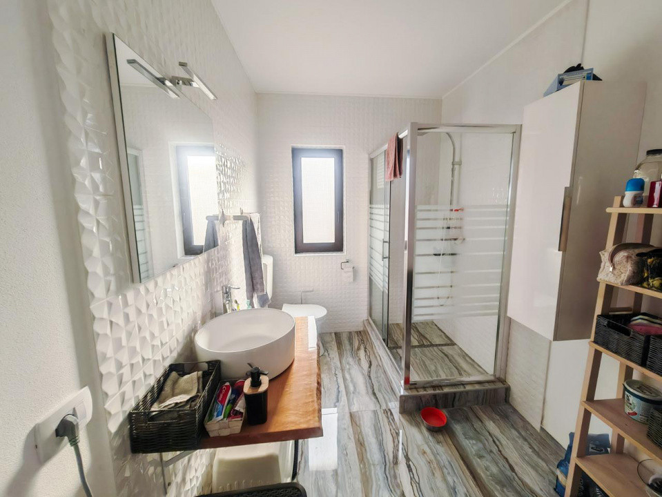 Casa ultramoderna spatioasa Calea Moinesti