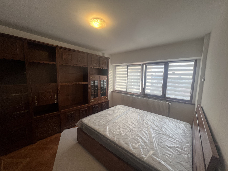 Garsoniera spațioasă, Ultracentral