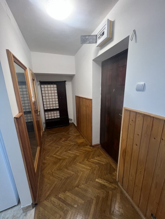 Garsoniera spațioasă, Ultracentral