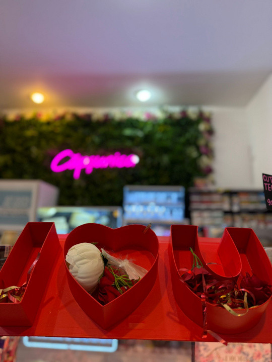 Afacere la cheie – Magazin de tabac + Cofetărie cu laborator propriu, de vânzare