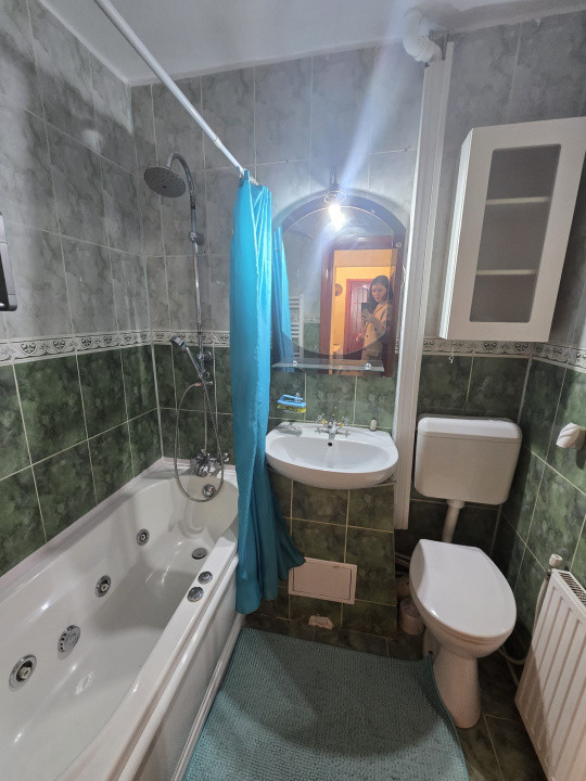  2 decomandate Tipografilor