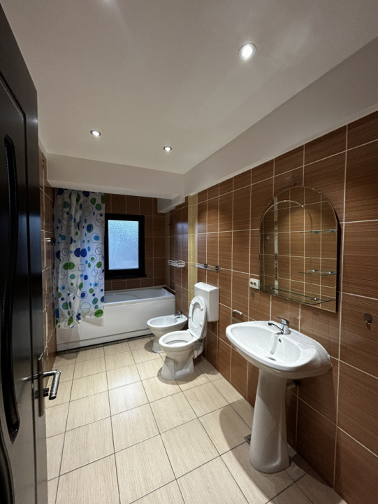 De închiriat casă Bacău