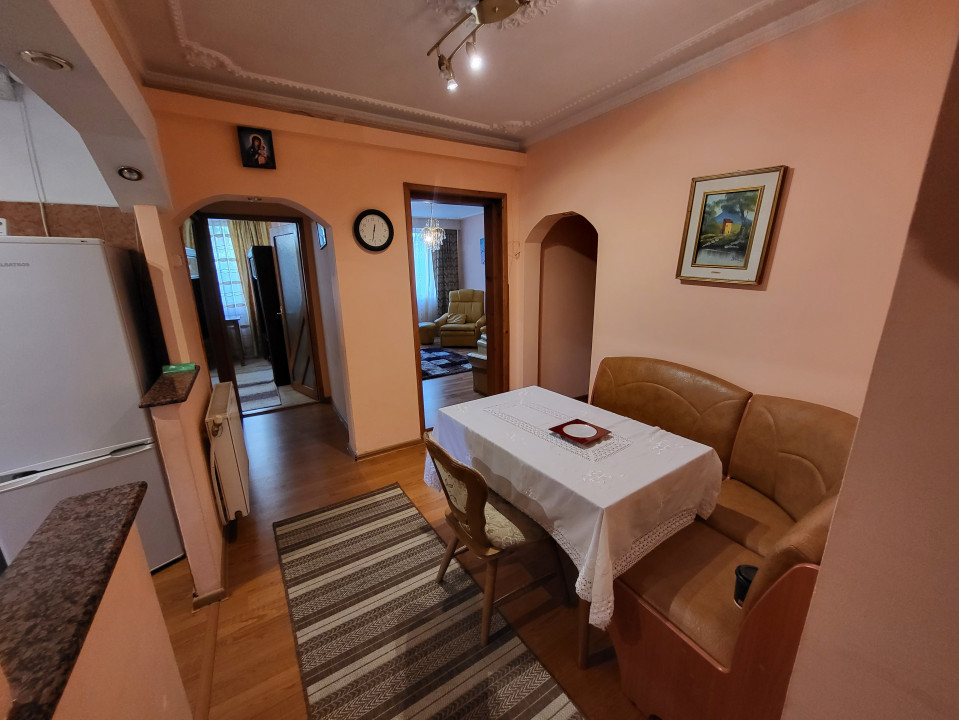 Apartament de inchiriat 3 camere Cornisa