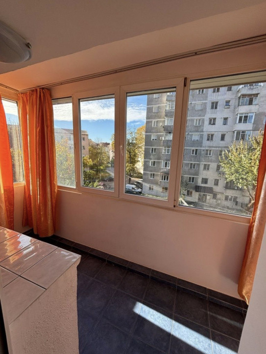 Spre închiriere apartament 2 camere 