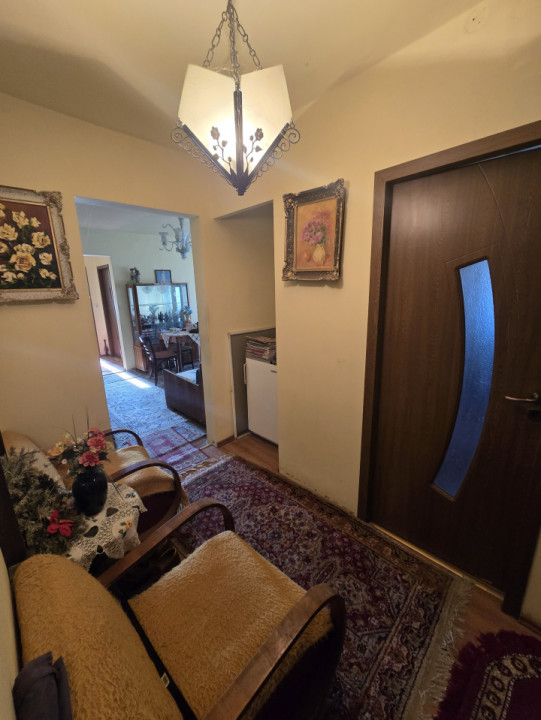 Apartament cu 3 camere, et. 3