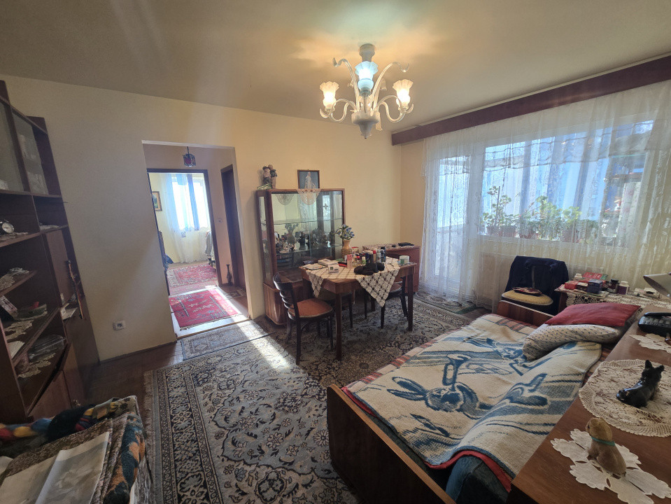 Apartament cu 3 camere, et. 3