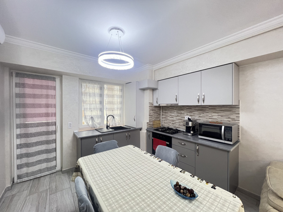 Apartament modern, 3 camere, Bloc Nou, parcare privata