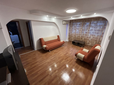 Spre închiriere apartament 3 camere 