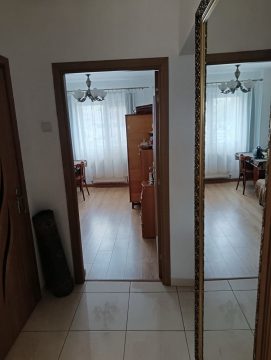 Apartament 3 camere decomandate – Cartier URA 