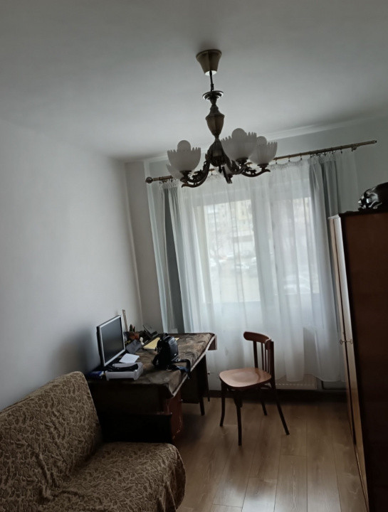 Apartament 3 camere decomandate – Cartier URA 