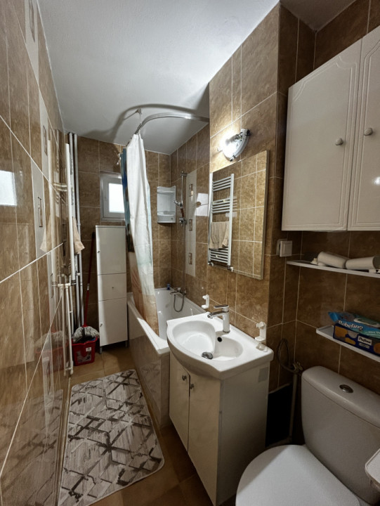 Apartament modern cu 3 camere de închiriat – Zona Milcov