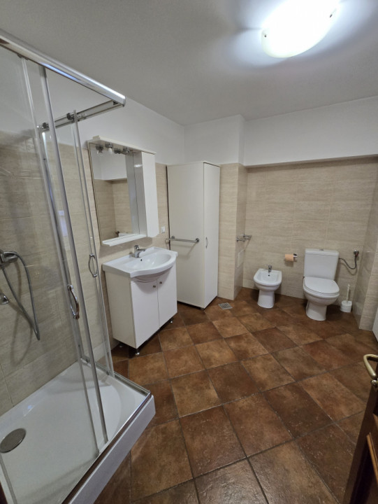 Apartament la inaltime, de inchiriat