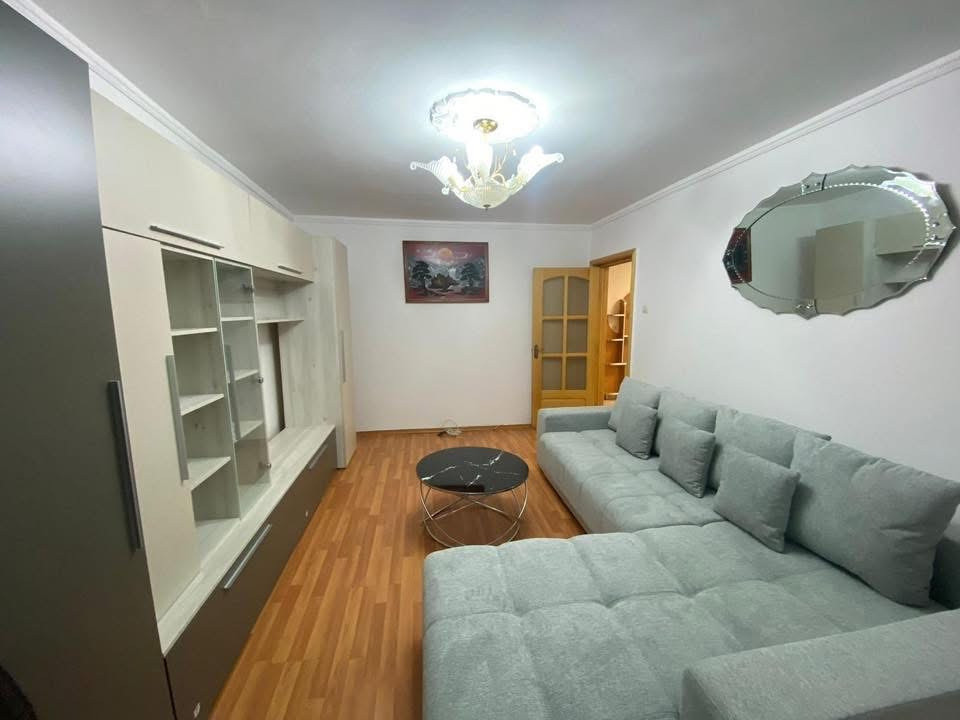 Apartament 2 camere de închiriat 