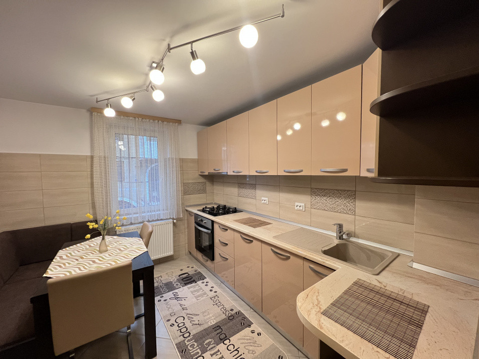 Apartament 3 camere, Central