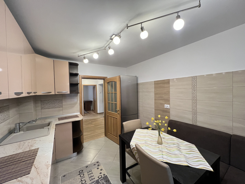 Apartament 3 camere, Central