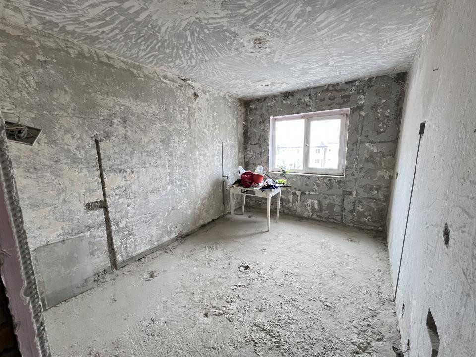 Apartament 3 camere decomandate, de vanzare