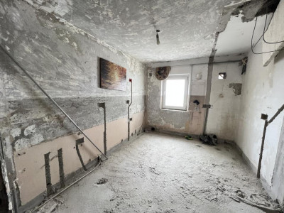 Apartament 3 camere decomandate, de vanzare