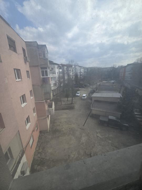 Ap. 3 camere decom.,2 bai,3 balcoane Ion Luca