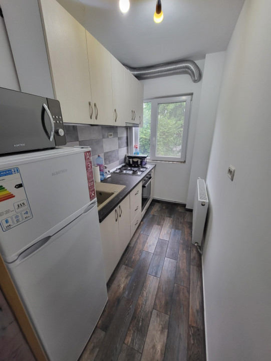 Apartament 2 camere, et 1, de vânzare 