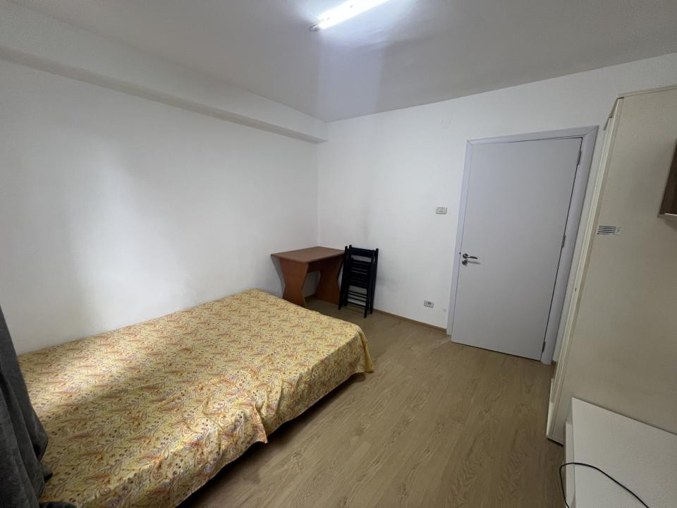 Garsonieră renovată, zona Insula 