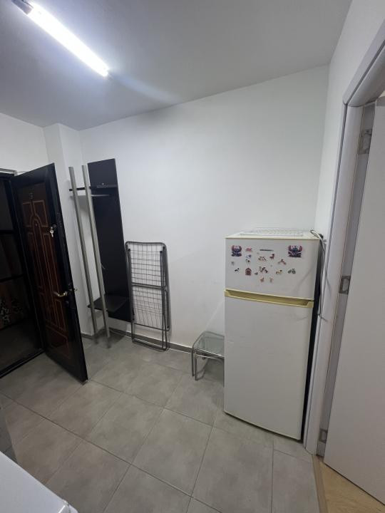 Garsonieră renovată, zona Insula 