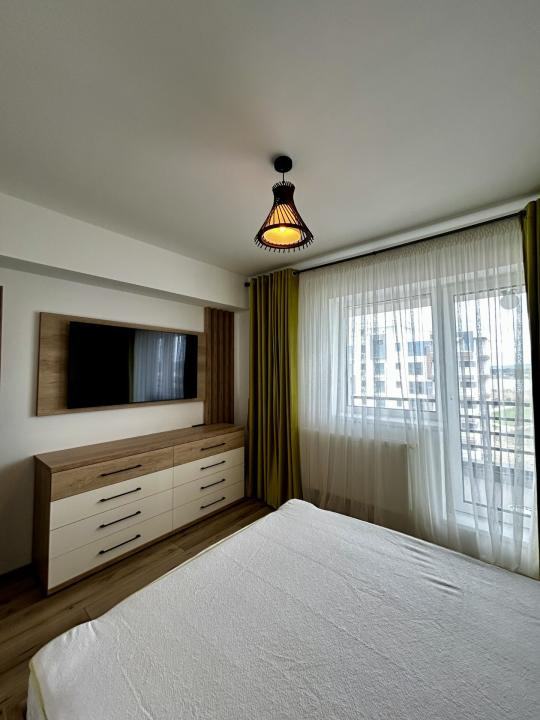 Penthouse Exclusiv cu Terasă Panoramică și Vedere la Lac 