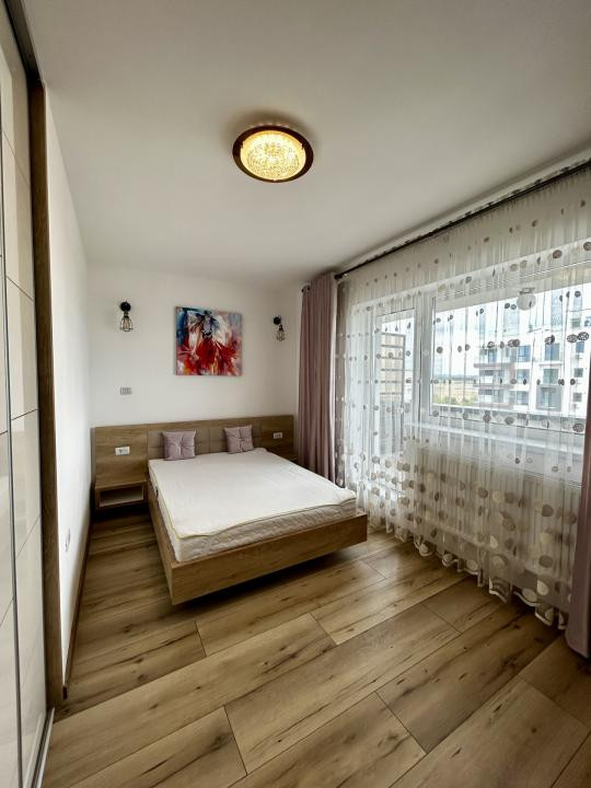 Penthouse Exclusiv cu Terasă Panoramică și Vedere la Lac 