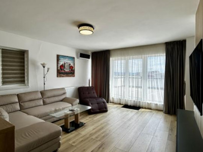 Penthouse Exclusiv cu Terasă Panoramică și Vedere la Lac 