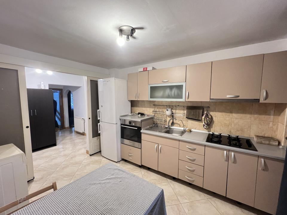 Apartament 3 camere, decomandate, Nord