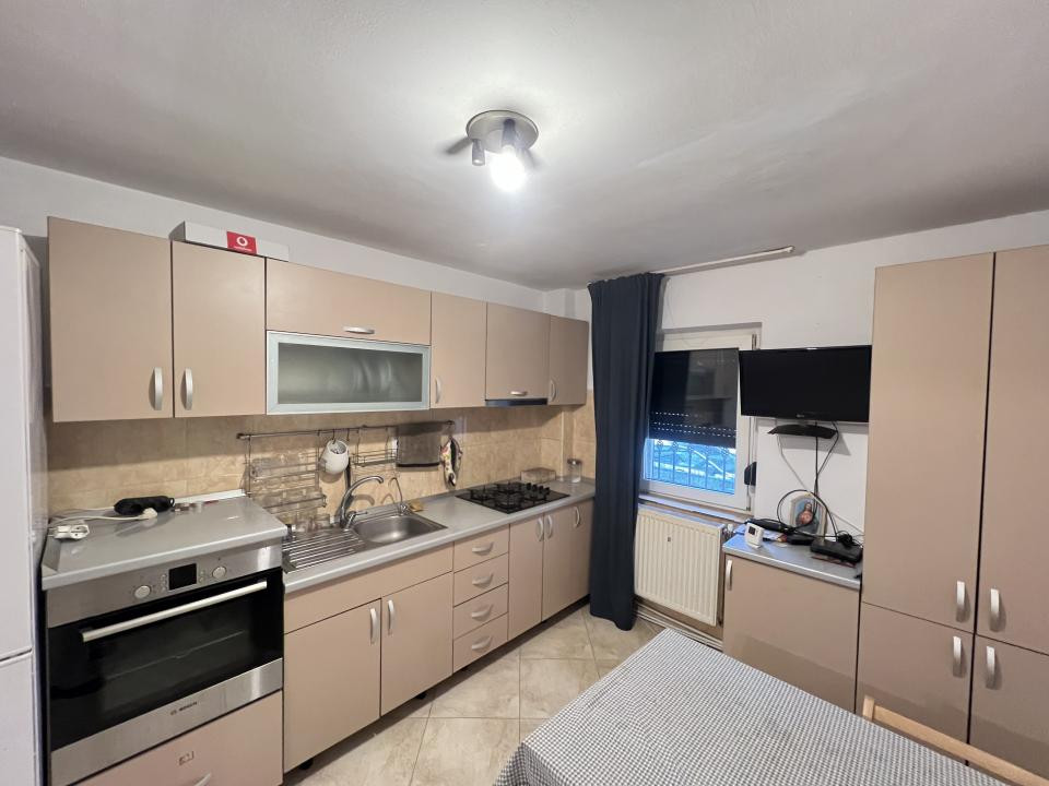 Apartament 3 camere, decomandate, Nord