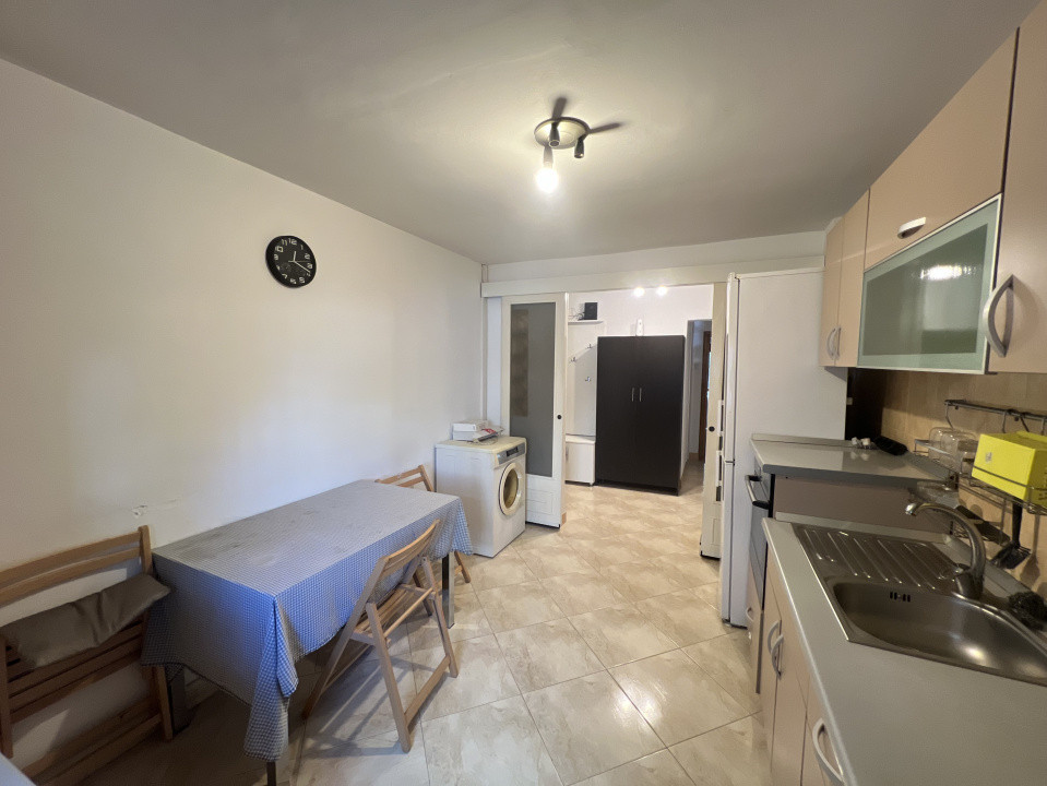 Apartament 3 camere, decomandate, Nord