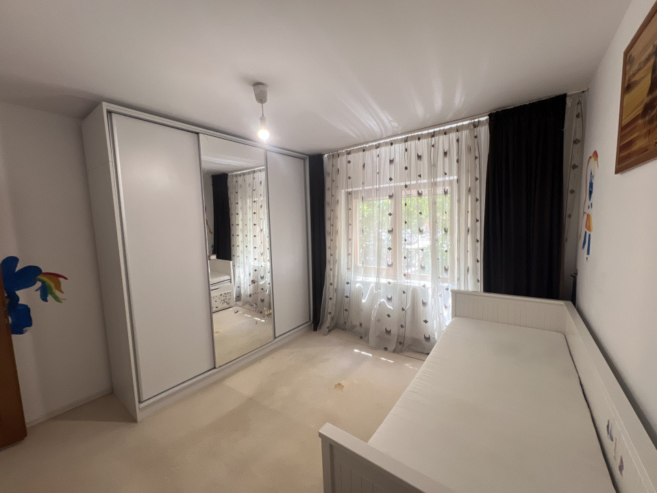 Apartament 3 camere, decomandate, Nord