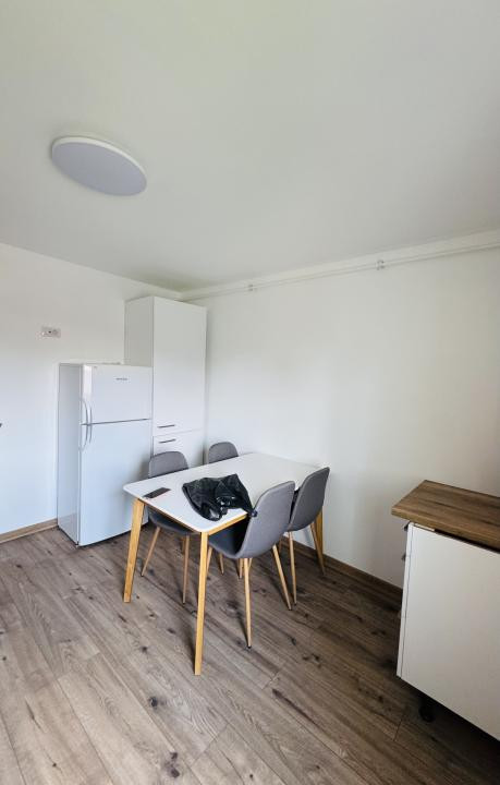 Închiriez apartament 2 camere.