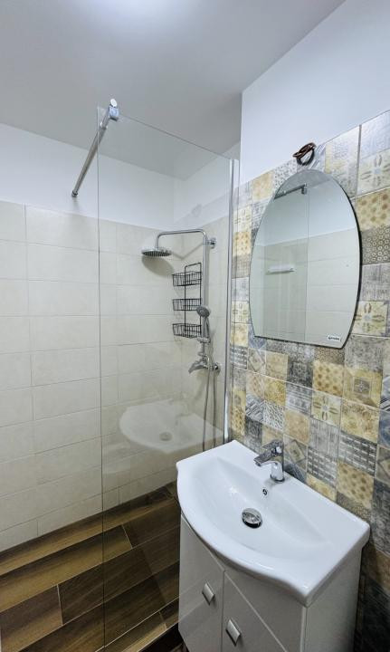 Închiriez apartament 2 camere.