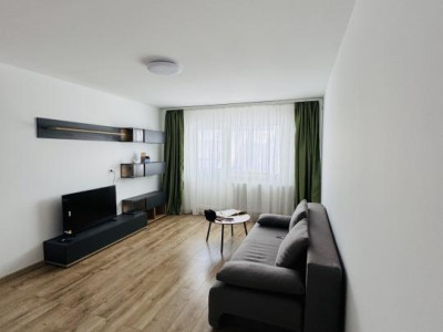 Închiriez apartament 2 camere.
