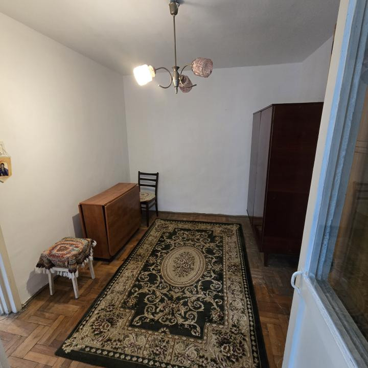 Apartament cu 2 camere, parter