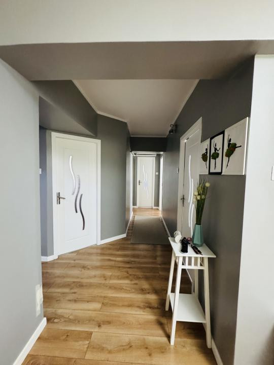 De închiriat – Apartament spațios și luminos