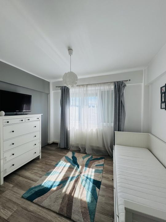 De închiriat – Apartament spațios și luminos