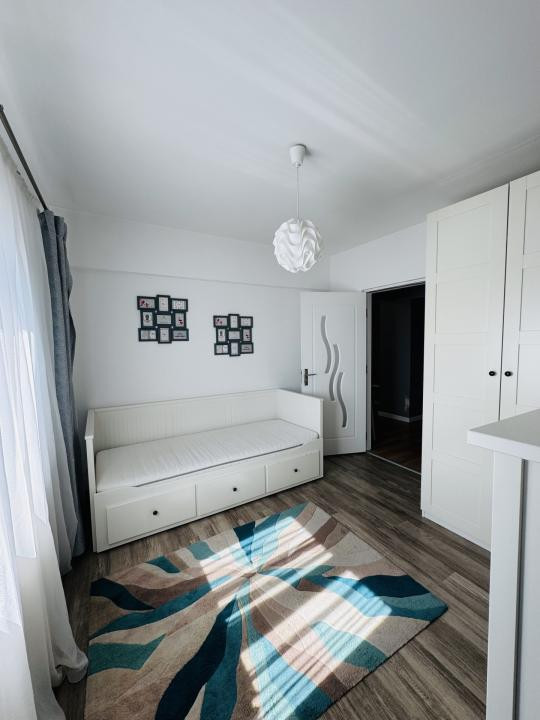 De închiriat – Apartament spațios și luminos